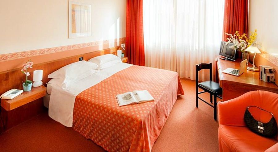 Hotel Salera Asti Eksteriør bilde