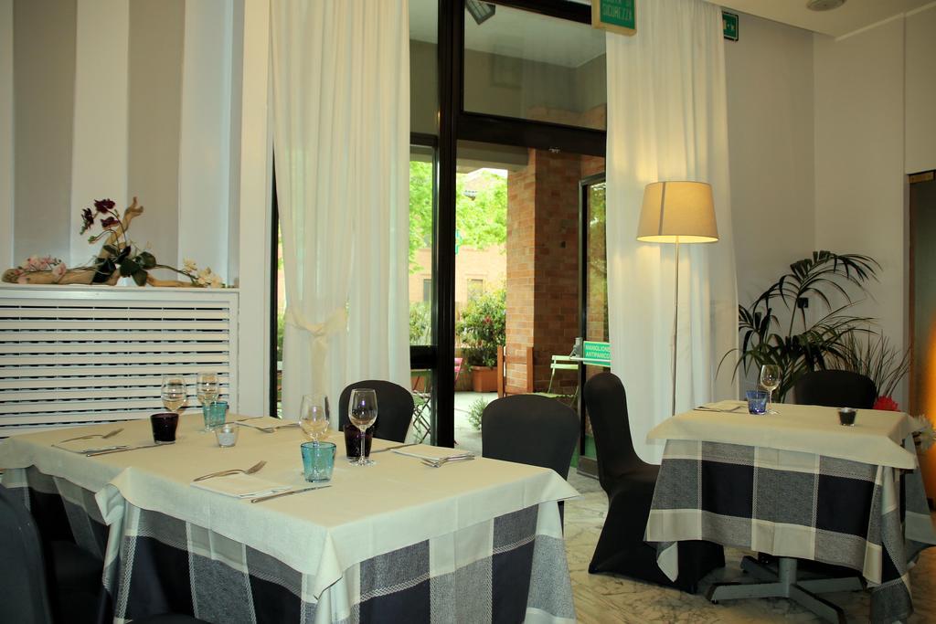 Hotel Salera Asti Eksteriør bilde
