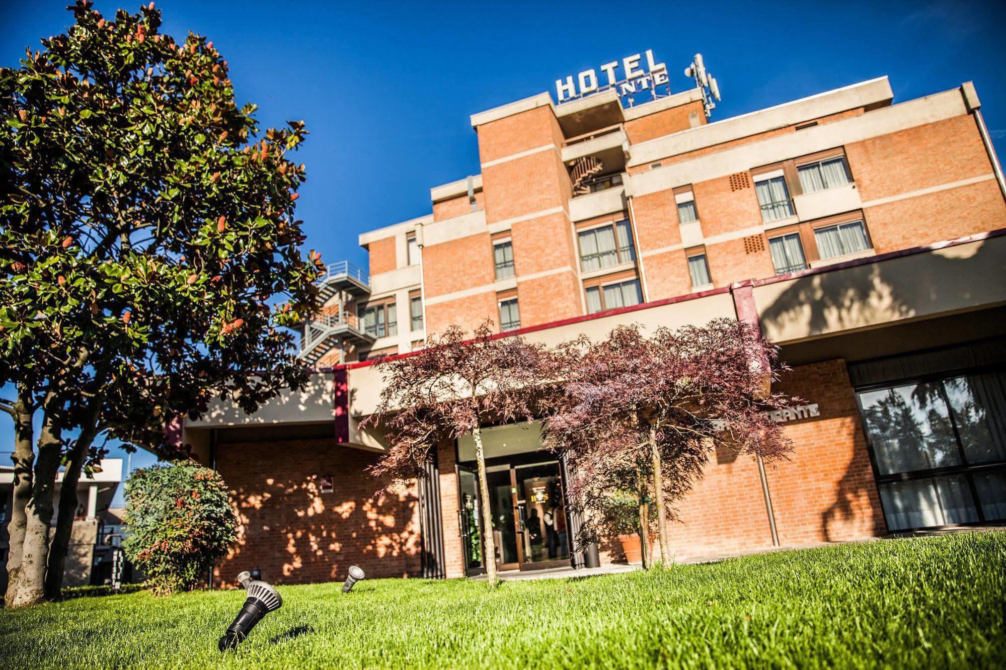 Hotel Salera Asti Eksteriør bilde